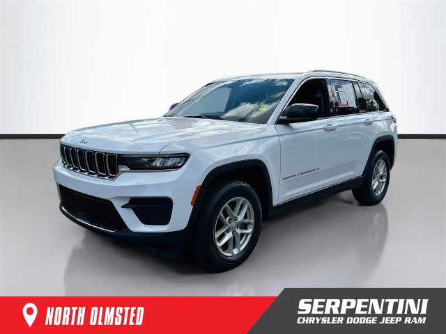 Used 2023 Jeep Grand Cherokee Laredo AWD/4WD image 1