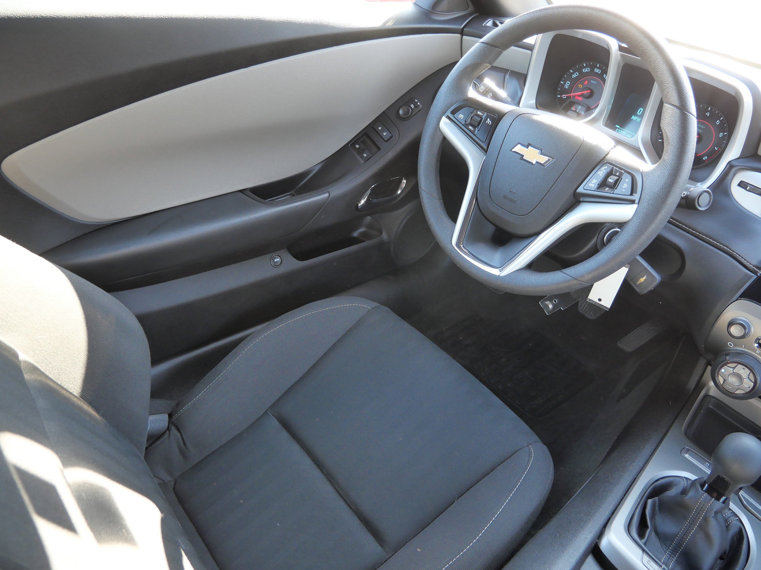 Used 2012 Chevrolet Camaro LS RWD image 9