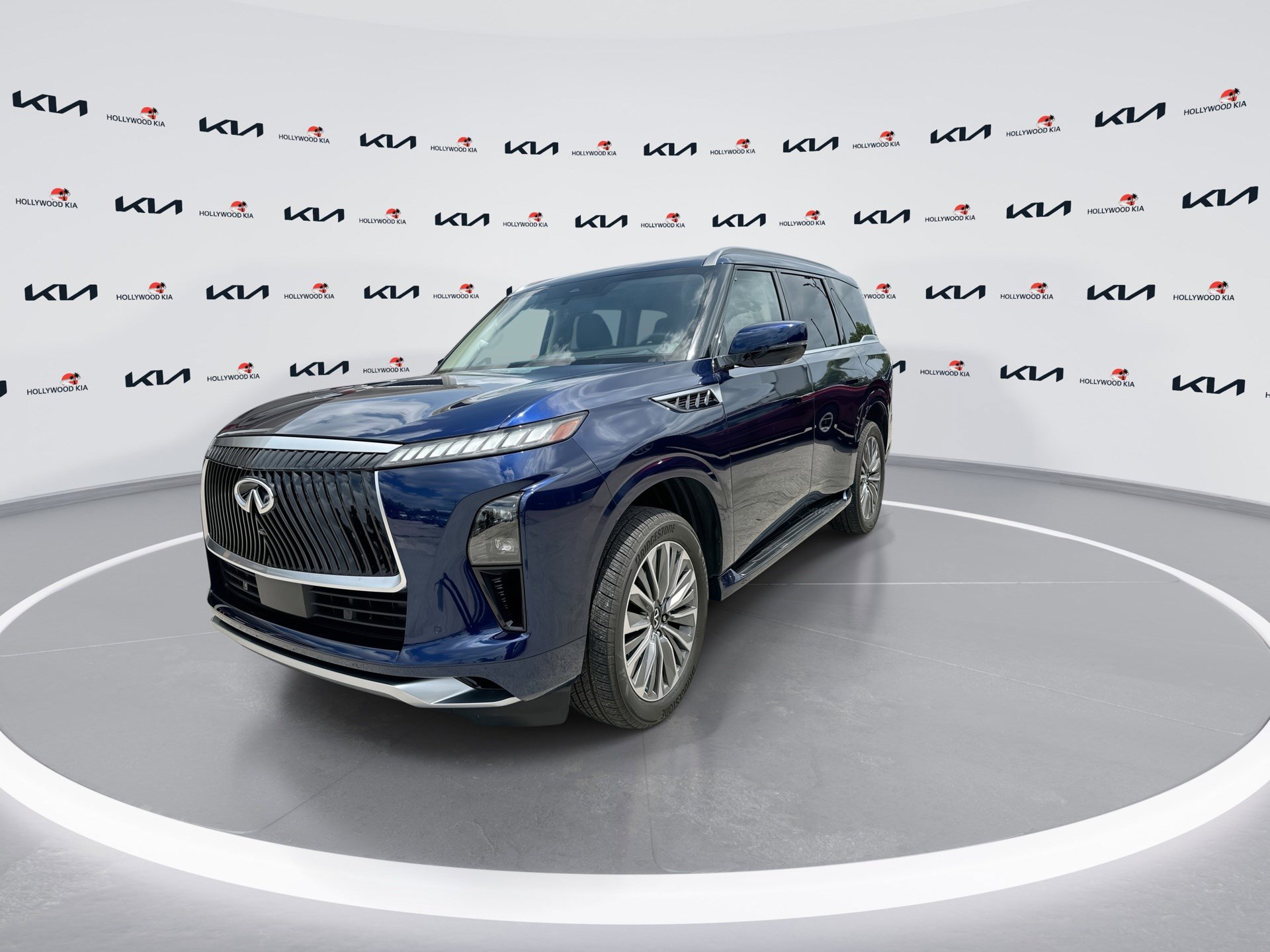 Used 2025 INFINITI QX80 Luxe RWD image 4