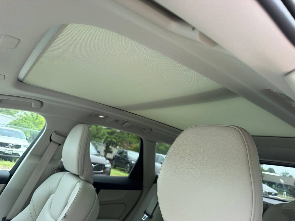 Used 2024 Volvo XC60 B5 Plus w/ Climate Package AWD/4WD image 8