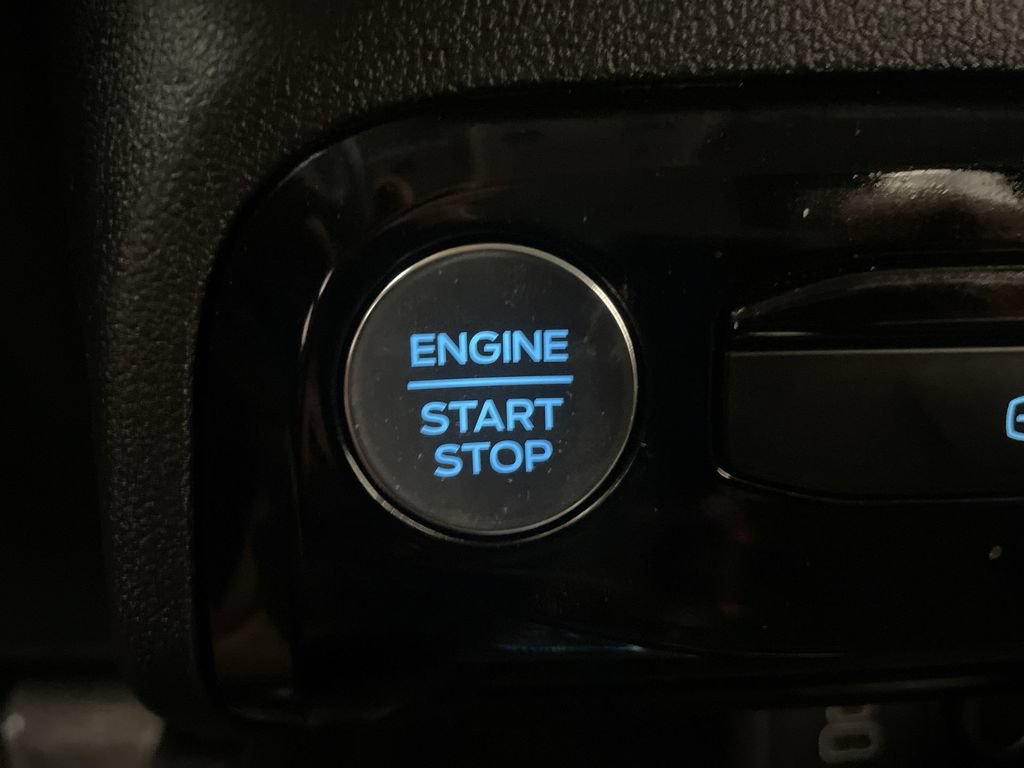 Used 2025 Ford Escape SE FWD image 11