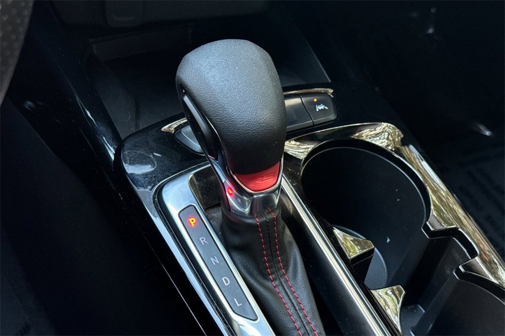 Used 2024 Chevrolet Trax RS w/ Sunroof Package image 18