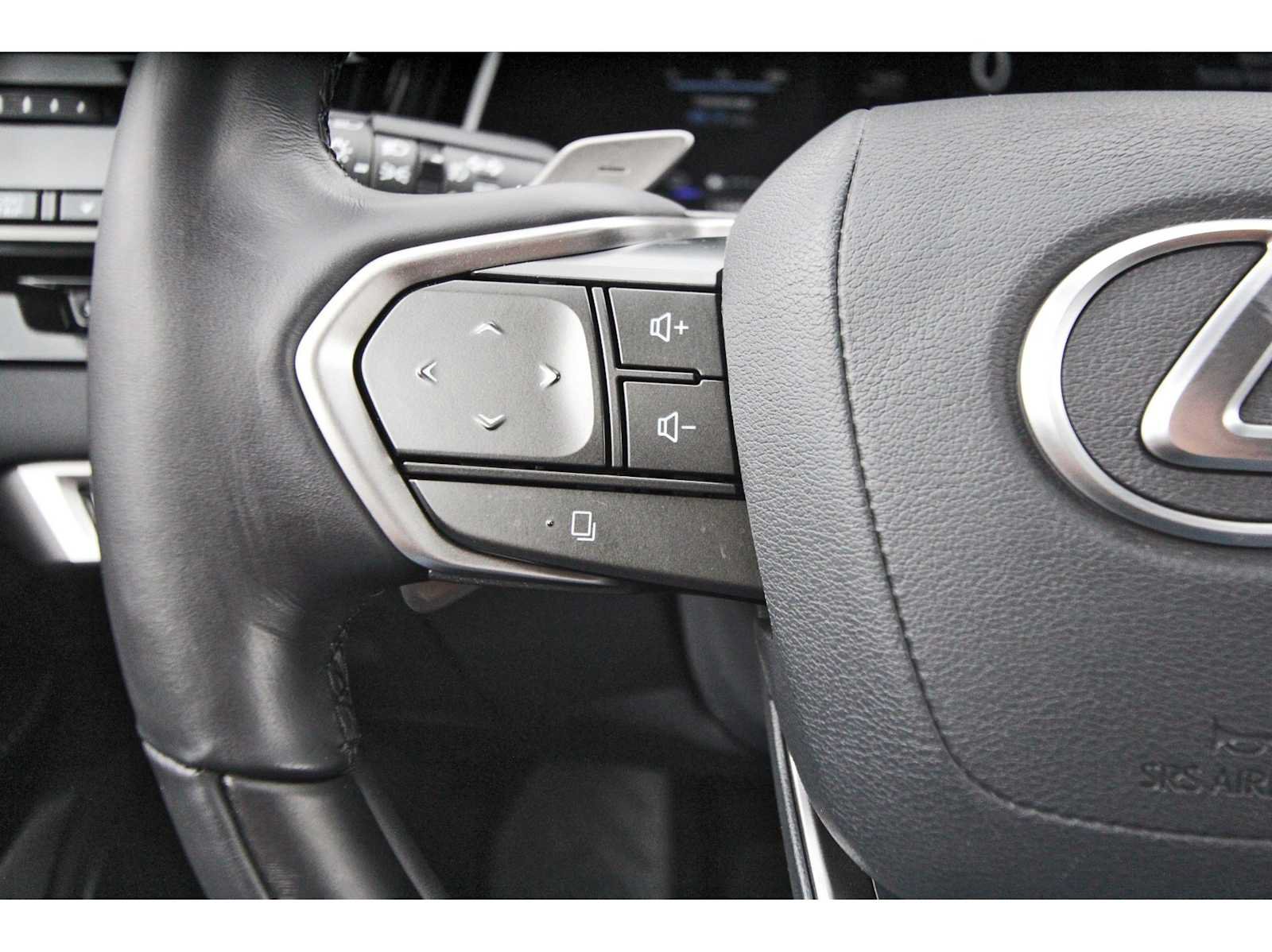 Used 2025 Lexus RX 450h AWD w/ Convenience Package image 15