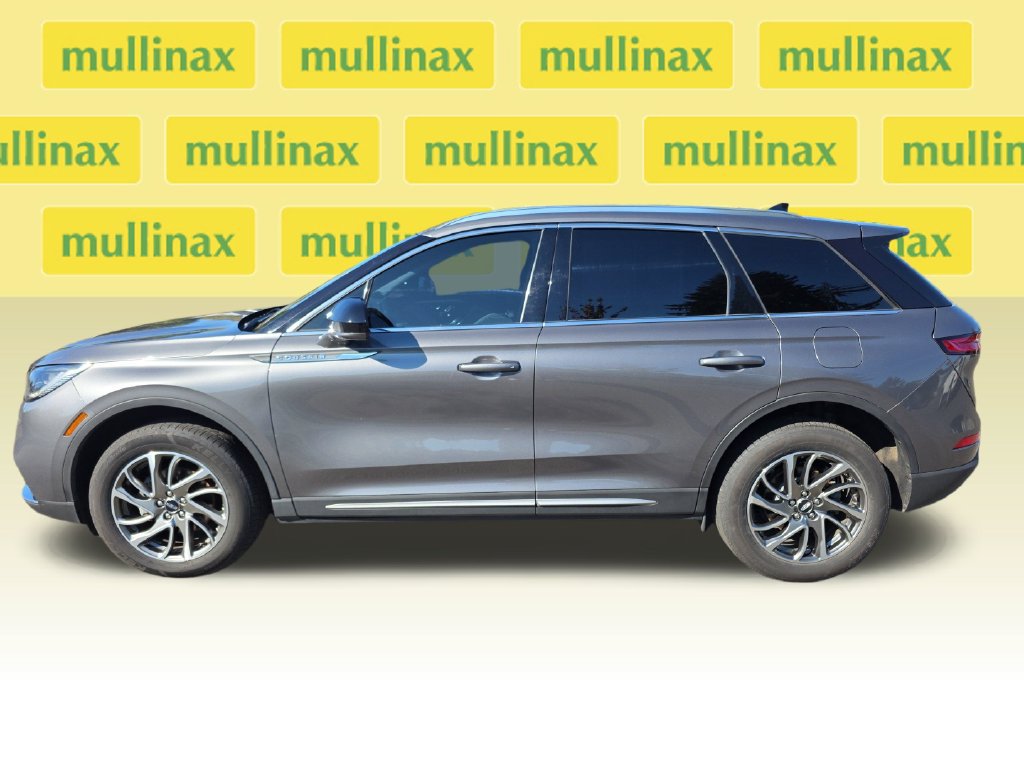 Used 2021 Lincoln Corsair AWD w/ Rear Removable Package Tray image 11