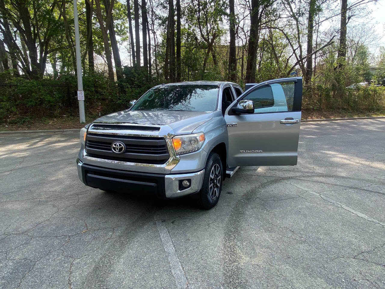 Used 2014 Toyota Tundra SR5 w/ SR5 Upgrade Package image 52