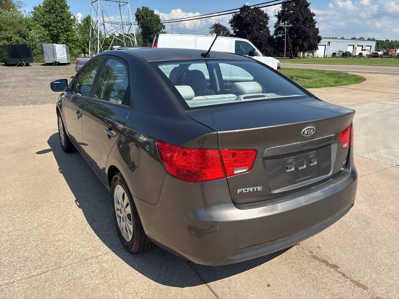 Used 2010 Kia Forte EX FWD image 5