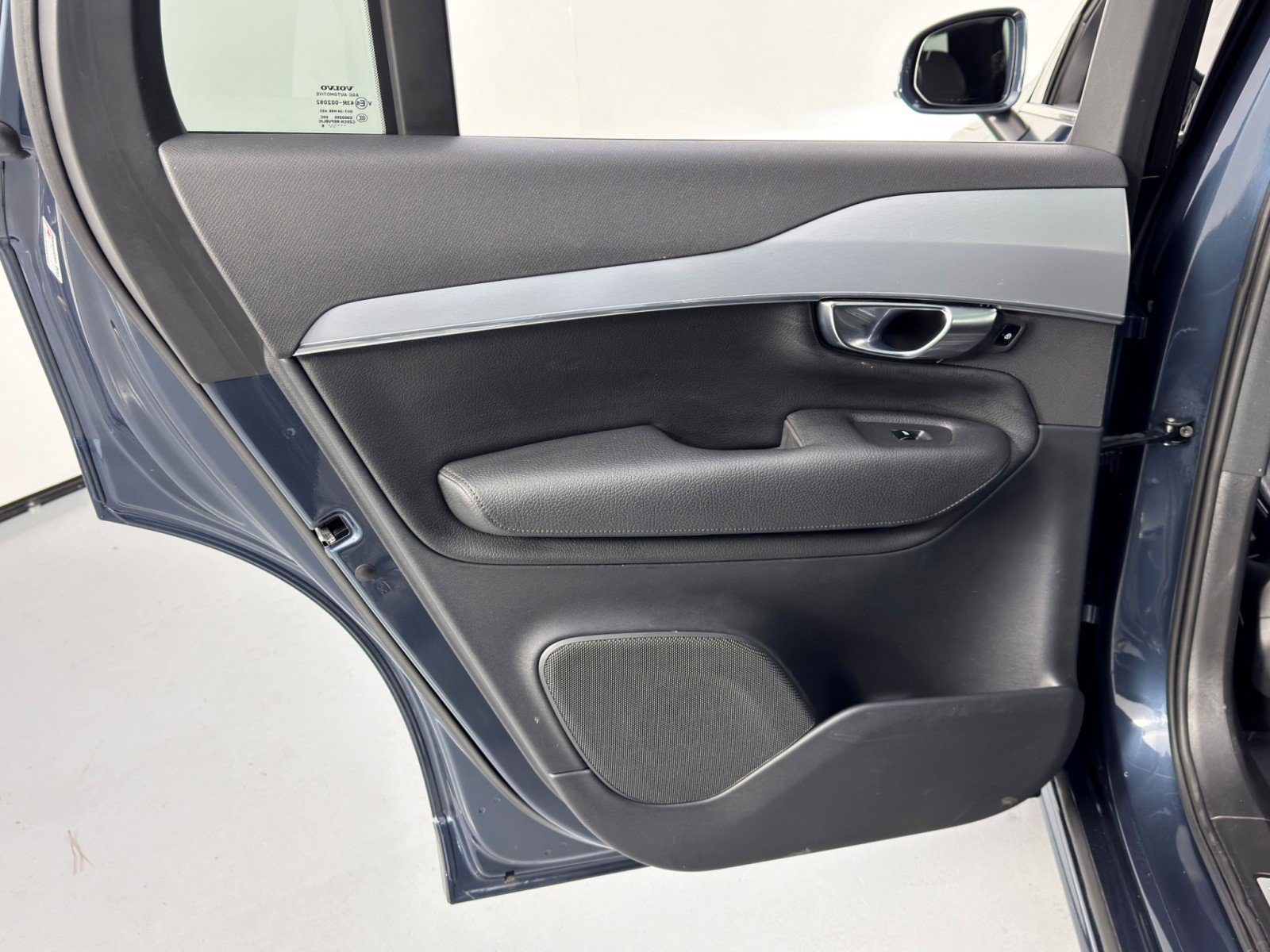 Used 2018 Volvo XC90 T8 Momentum w/ Convenience Package AWD/4WD image 44