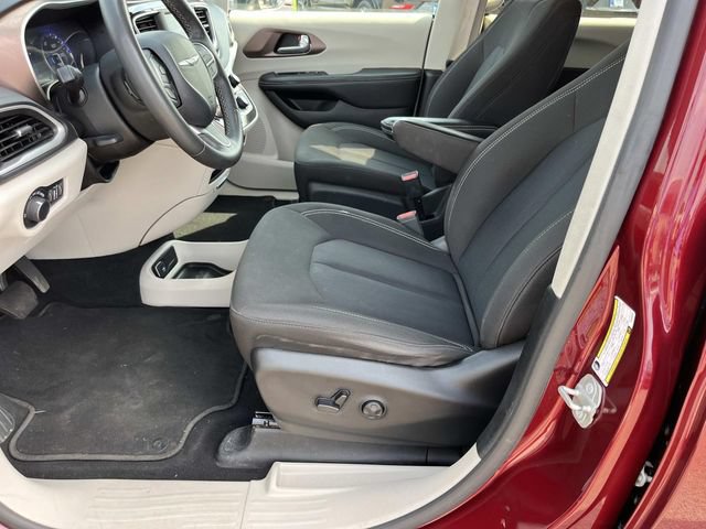 Used 2023 Chrysler Voyager LX FWD image 22