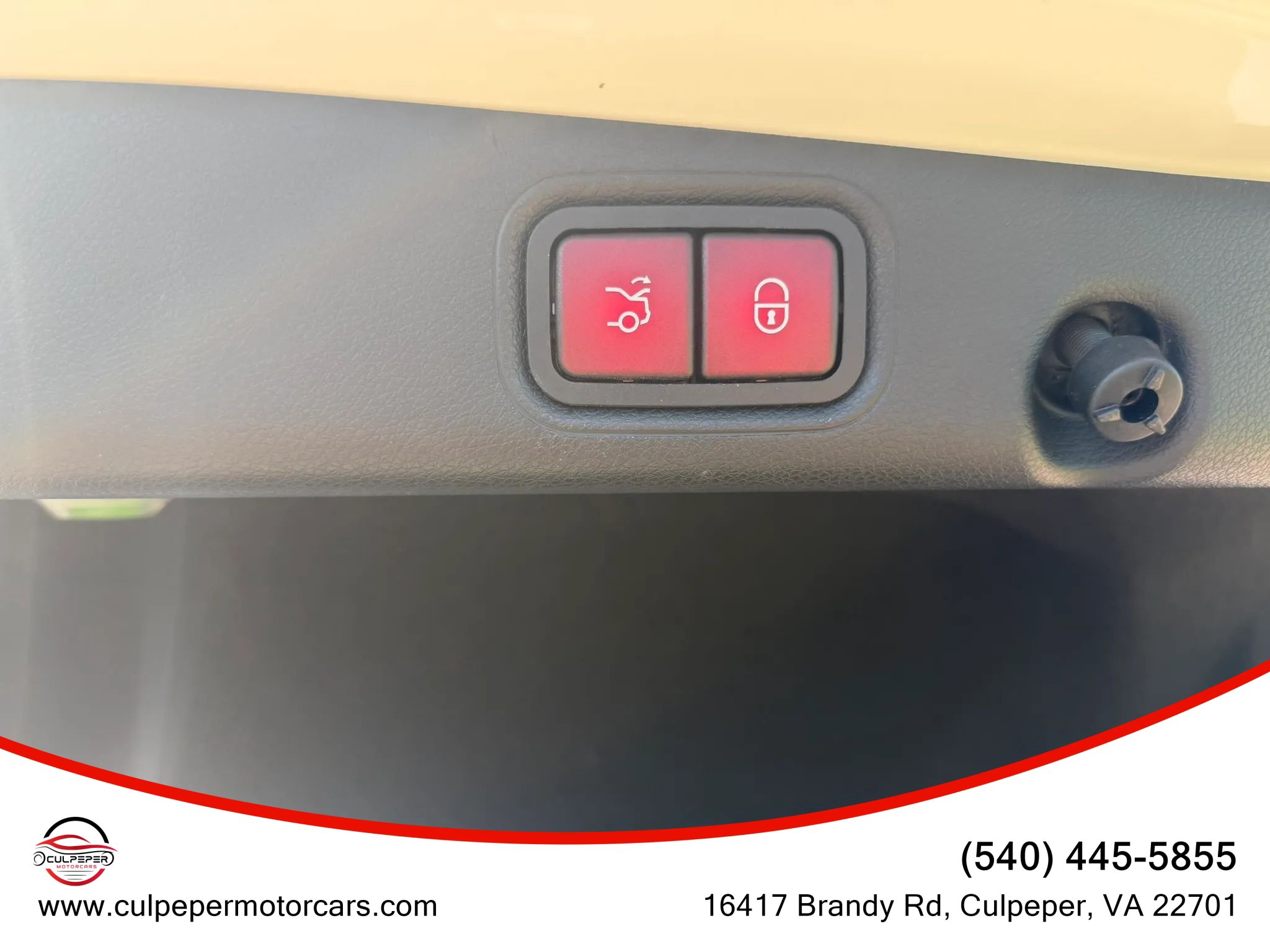 Used 2018 Mercedes-Benz E 300 4MATIC image 12