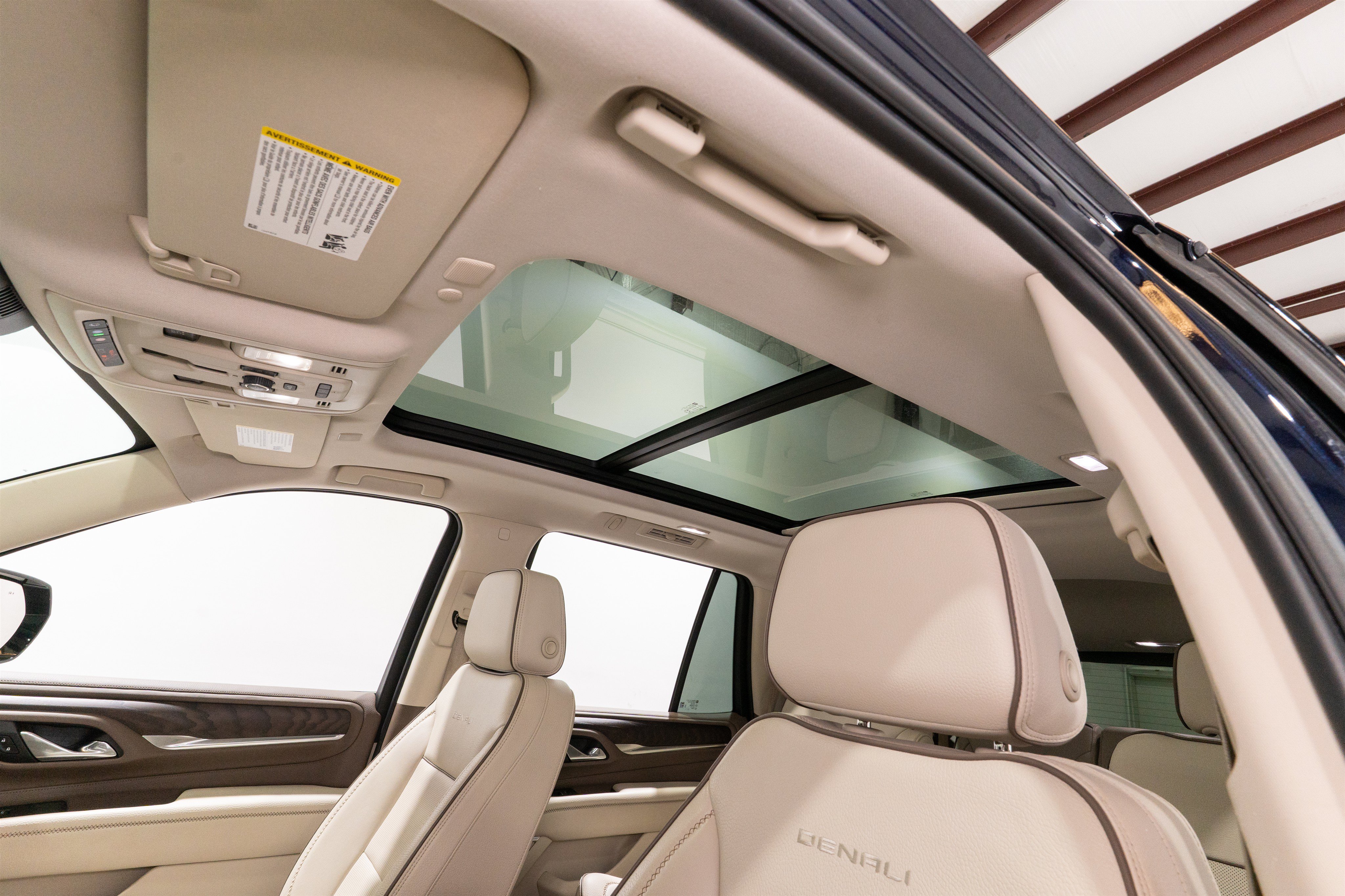 Used 2023 GMC Yukon Denali AWD/4WD image 17