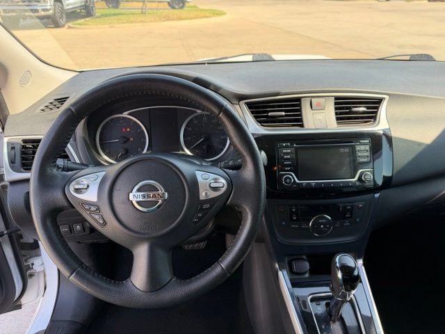 Used 2018 Nissan Sentra SR w/ SR Midnight Edition Package FWD image 13