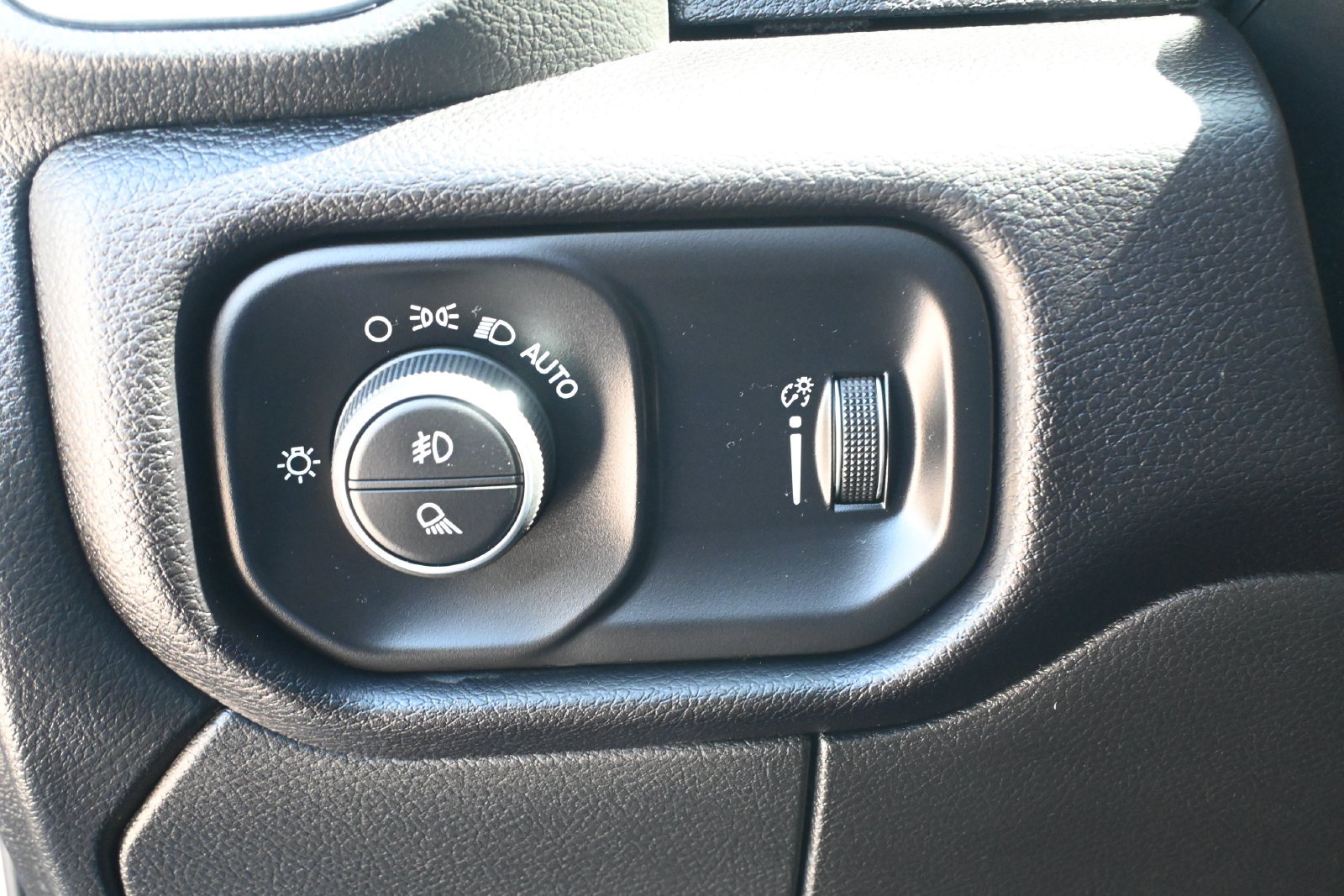 Used 2024 RAM 2500 Big Horn AWD/4WD image 11