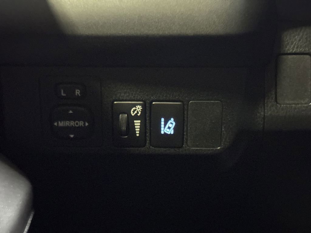 Used 2018 Toyota RAV4 LE w/ All Weather Liner Package FWD image 18