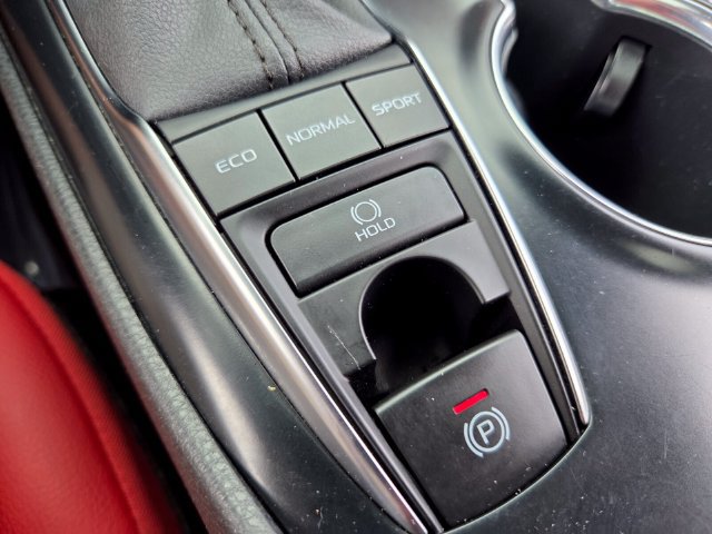 Used 2020 Toyota Camry XSE FWD image 24
