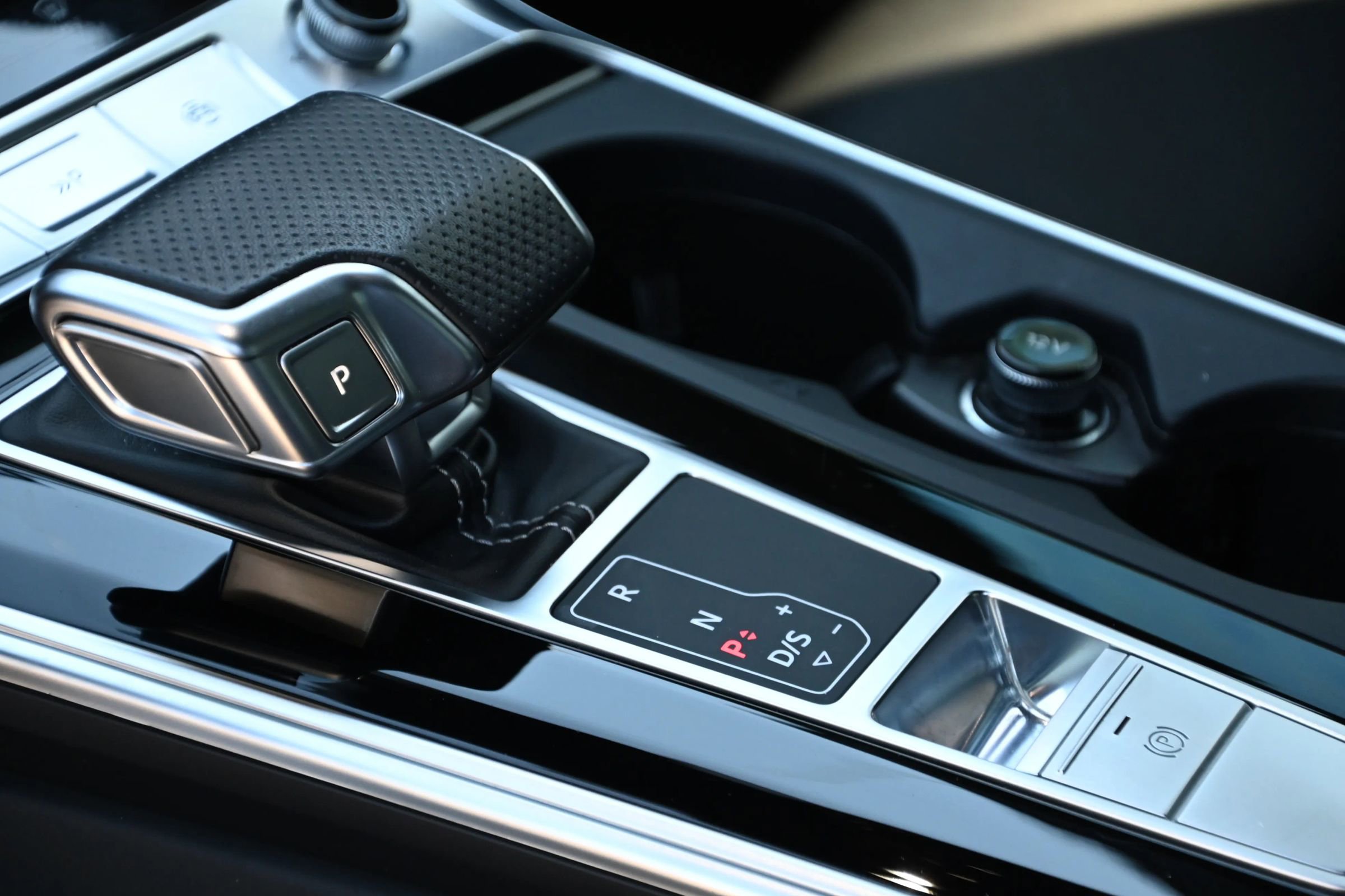 Used 2023 Audi RS 6 w/ Carbon Optic Package image 21