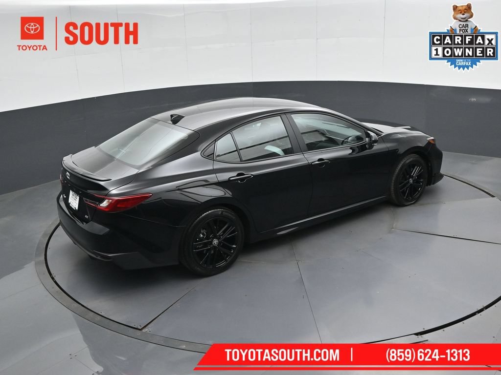 Used 2026 Toyota Camry SE FWD image 42