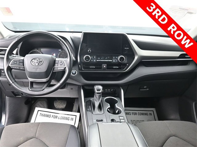 Used 2023 Toyota Highlander L image 30