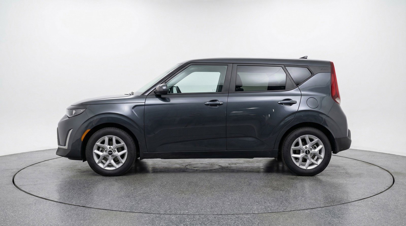 Used 2025 Kia Soul LX w/ LX Technology Package image 5