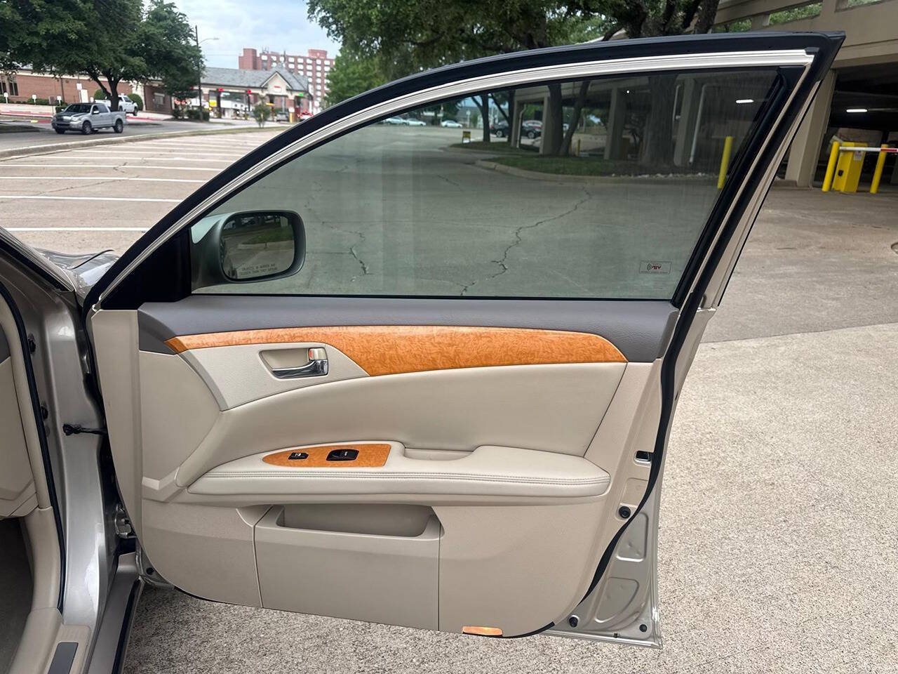 Used 2006 Toyota Avalon XLS FWD image 24