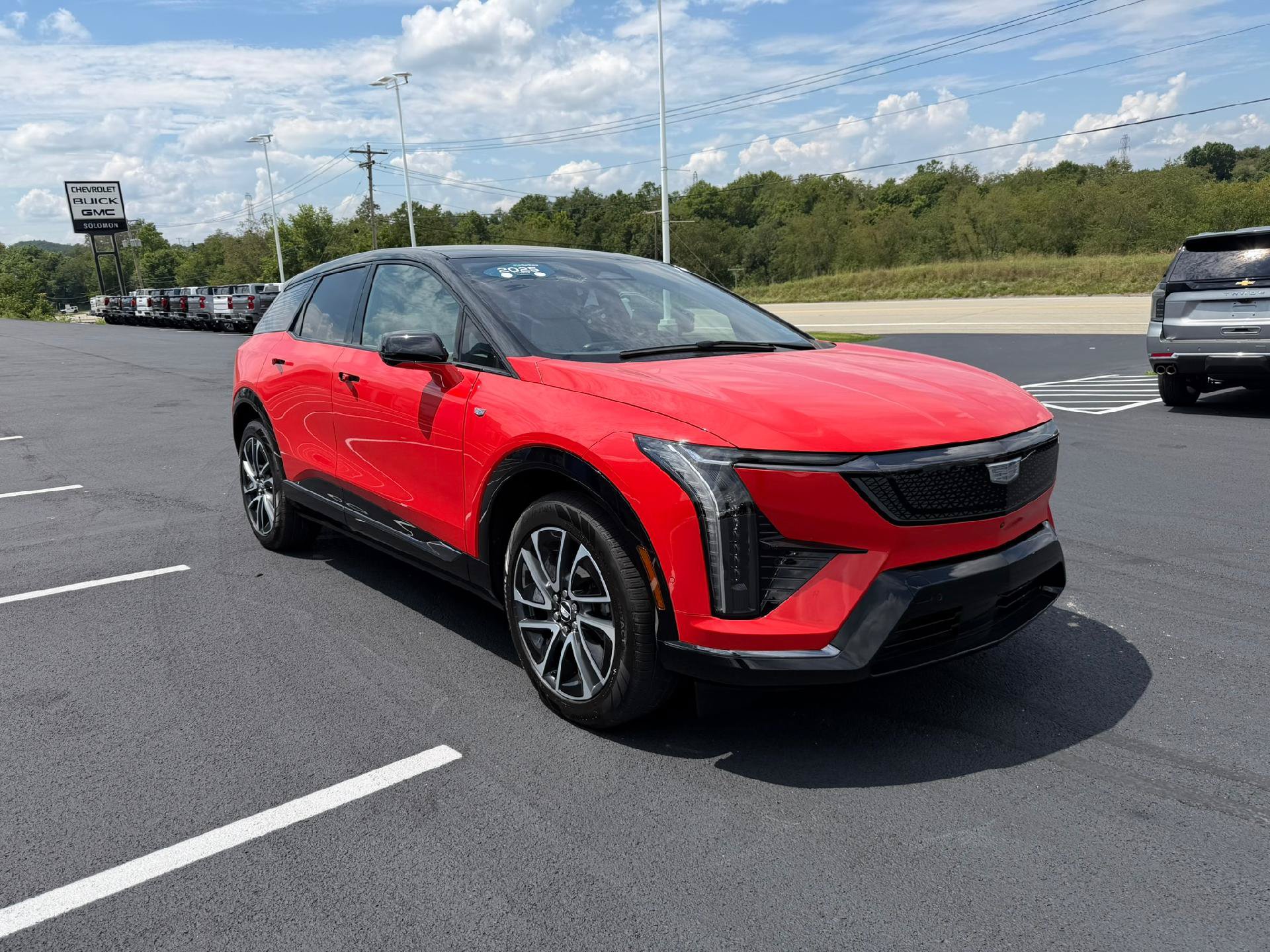 Certified 2025 Cadillac Optiq Sport 1 AWD/4WD image 8