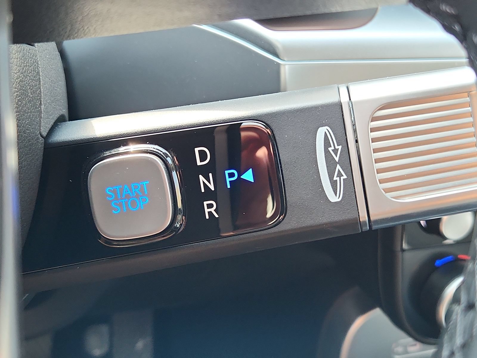 New 2026 Hyundai Ioniq 9 Limited AWD/4WD image 16
