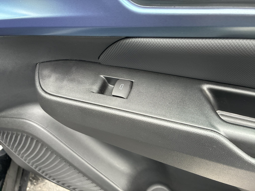Used 2024 Chevrolet Equinox EV LT FWD image 50