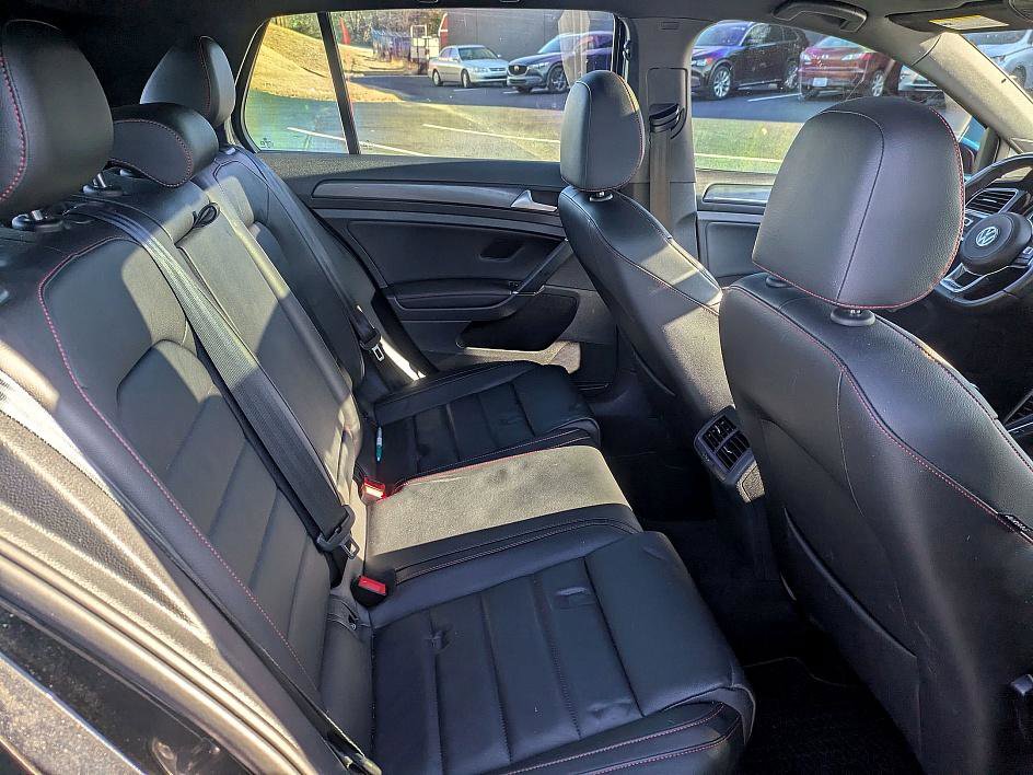 Used 2020 Volkswagen GTI SE image 29