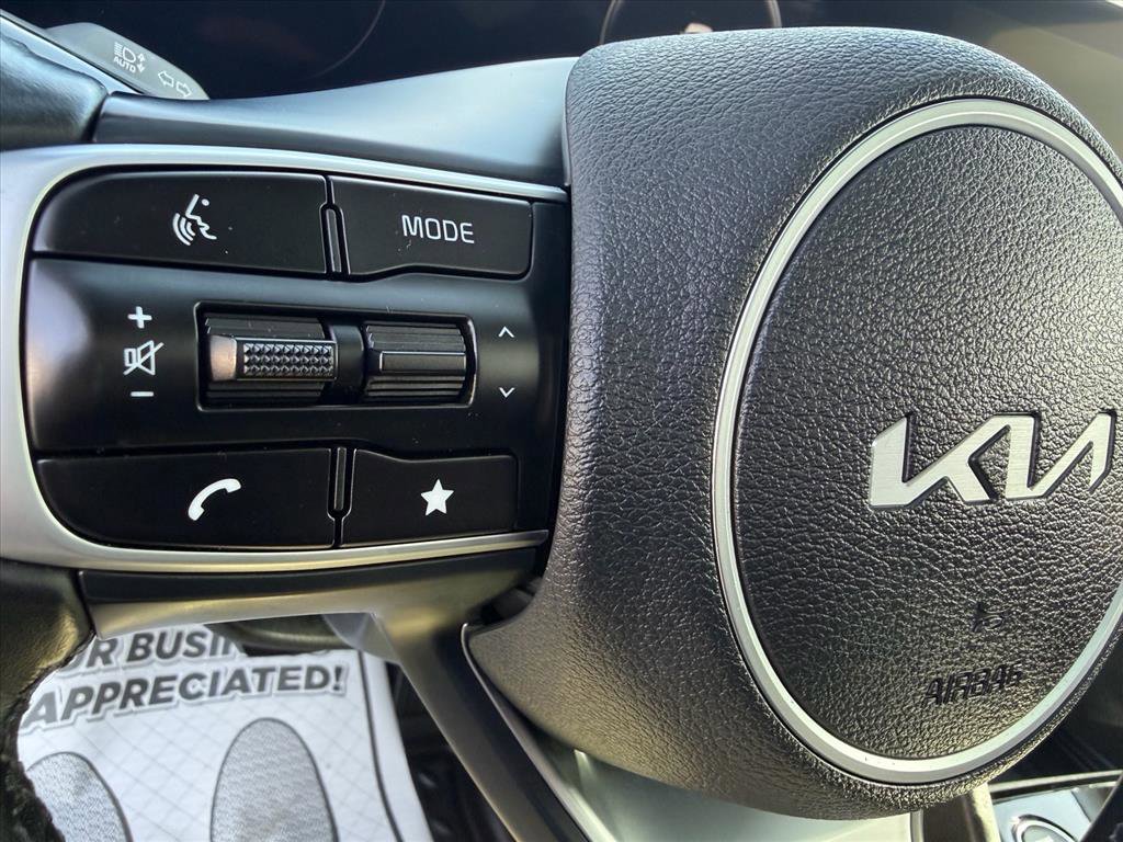 Used 2025 Kia Sportage SX image 14
