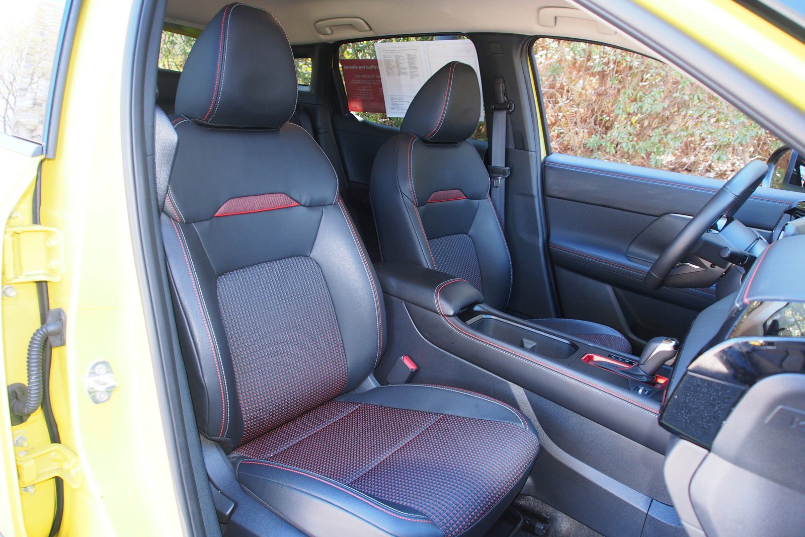 Used 2025 Nissan Kicks SR image 11