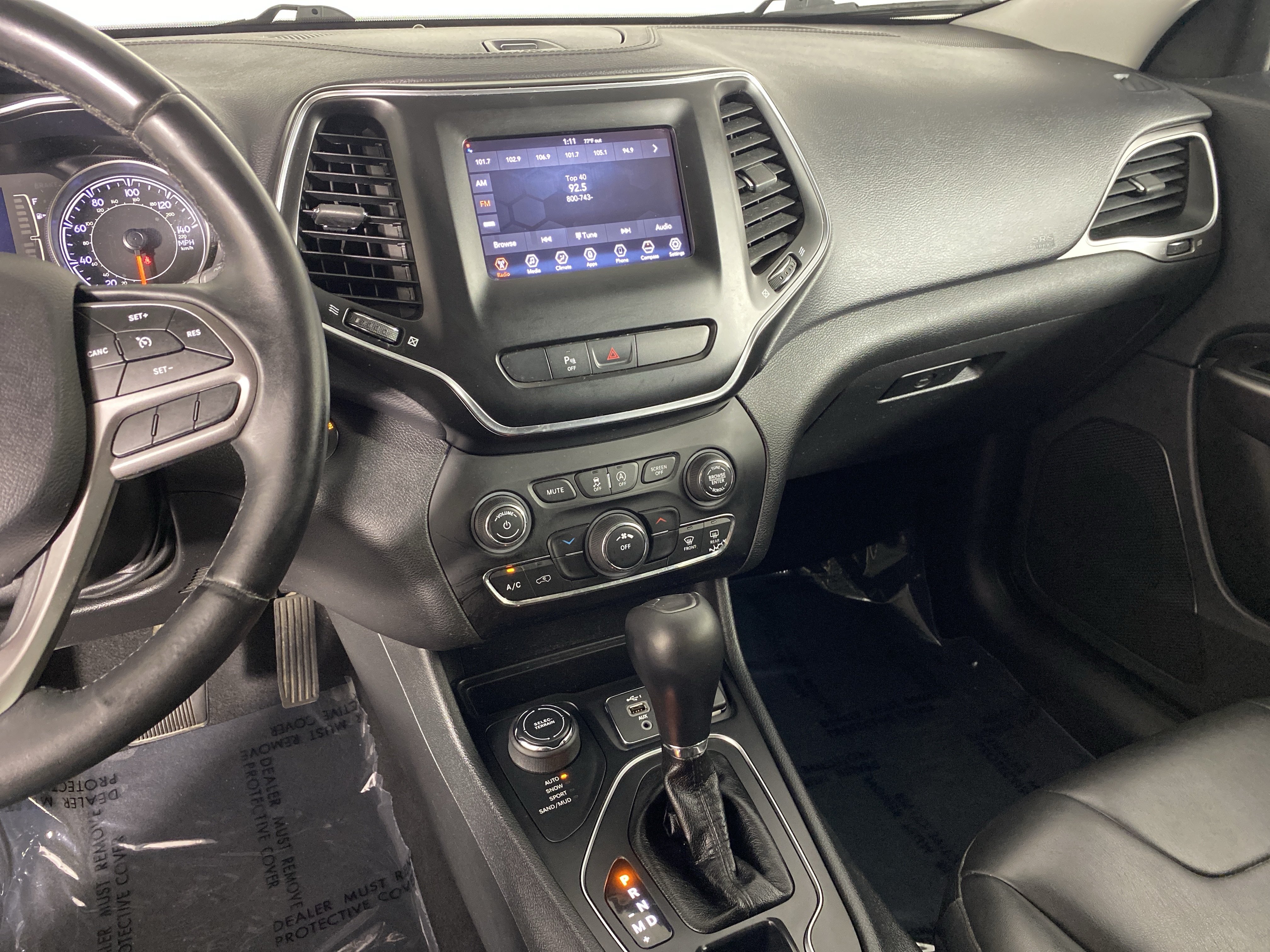 Used 2019 Jeep Cherokee Latitude Plus AWD/4WD image 26
