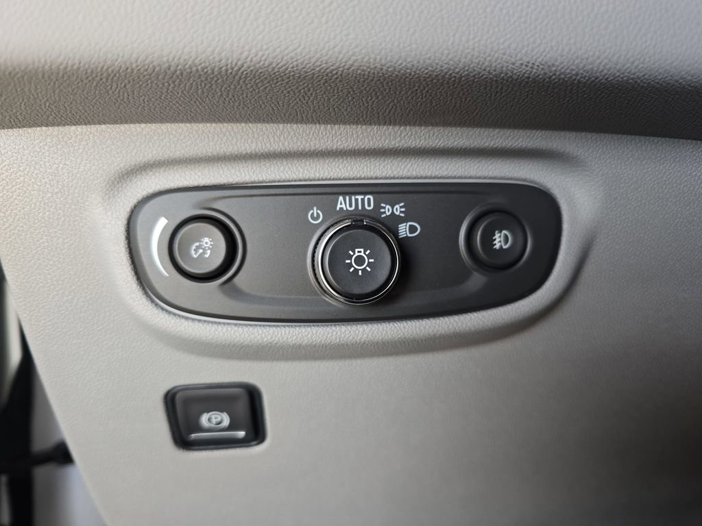 Used 2023 GMC Terrain SLT w/ Infotainment Package II FWD image 27