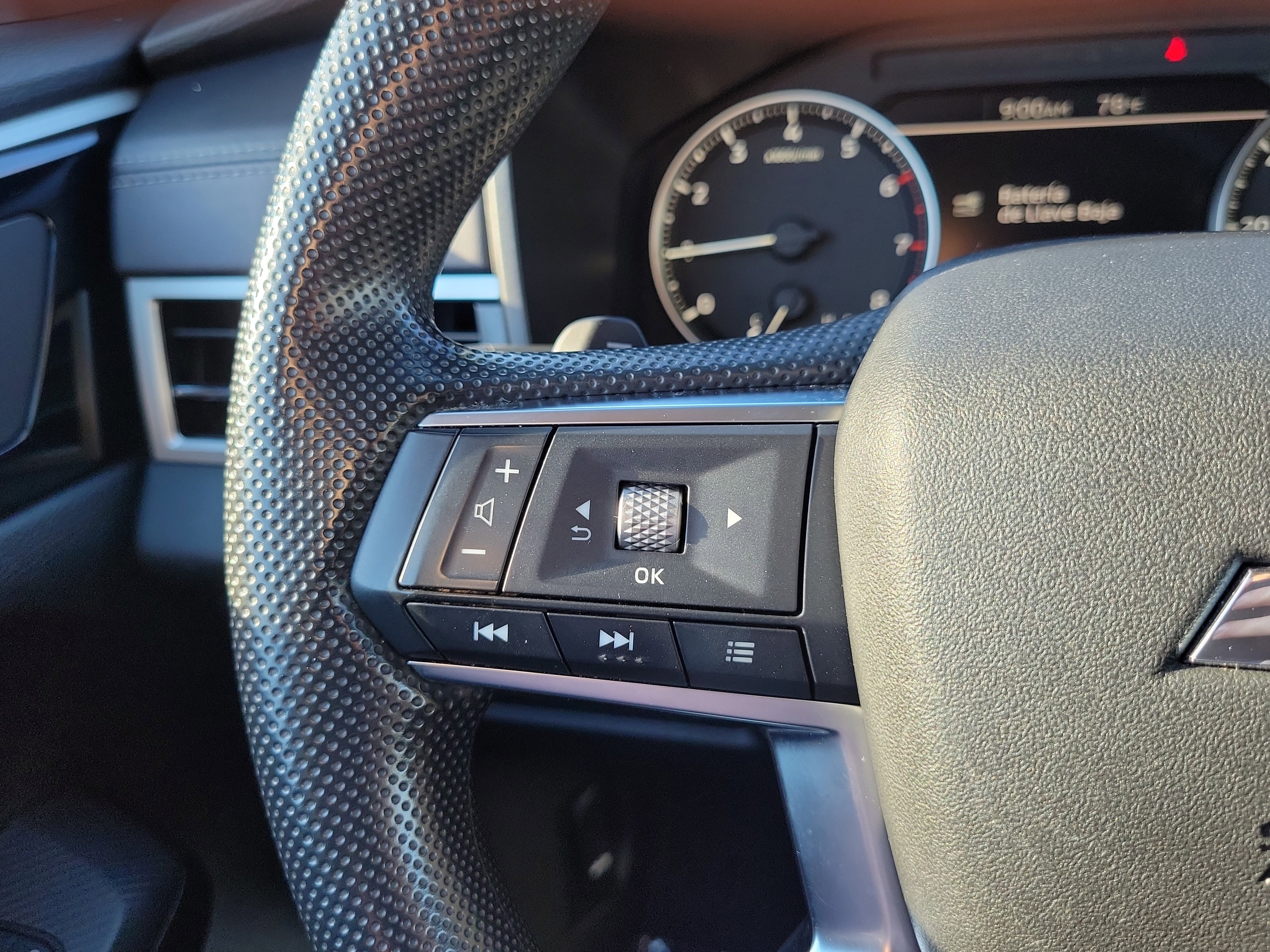 Used 2024 Mitsubishi Outlander ES image 17