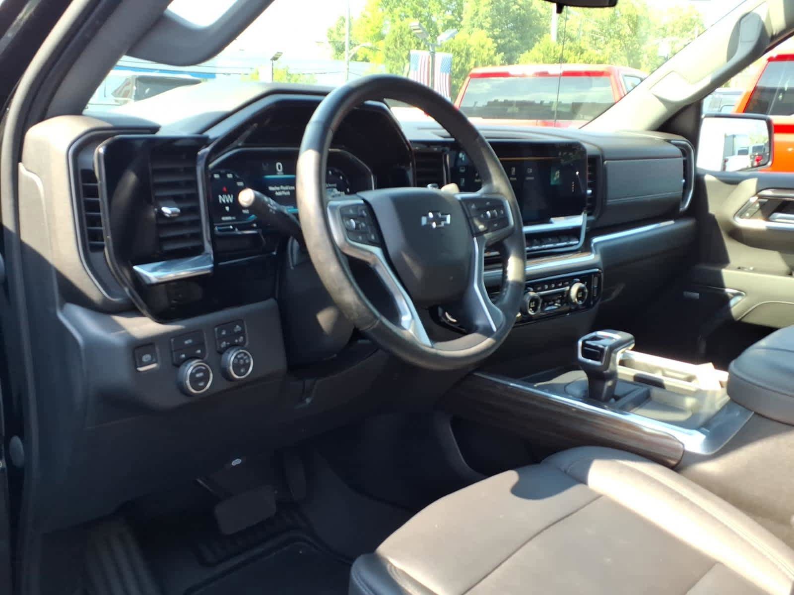 Used 2023 Chevrolet Silverado 1500 RST w/ RST All Star Premium Package AWD/4WD image 9
