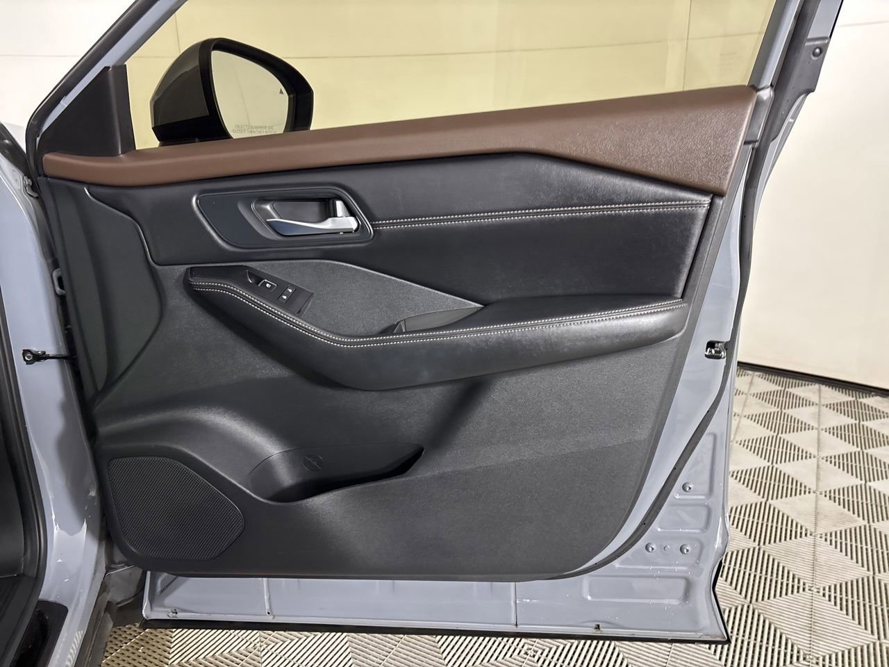 Used 2023 Nissan Rogue SL image 27