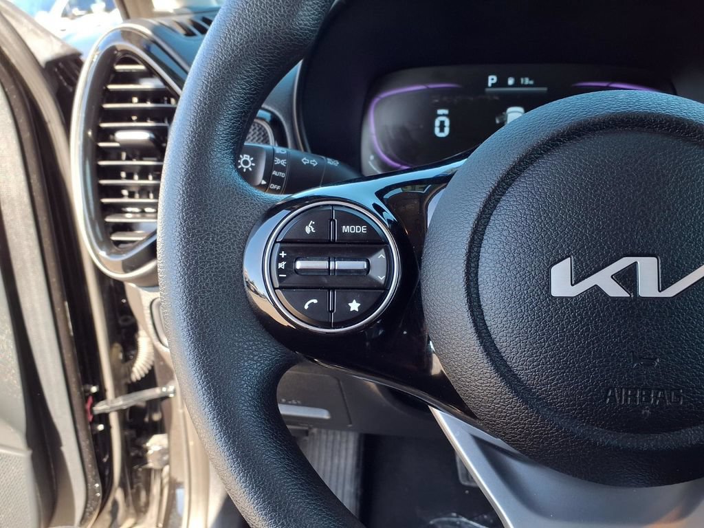 Certified 2025 Kia Soul S FWD image 15