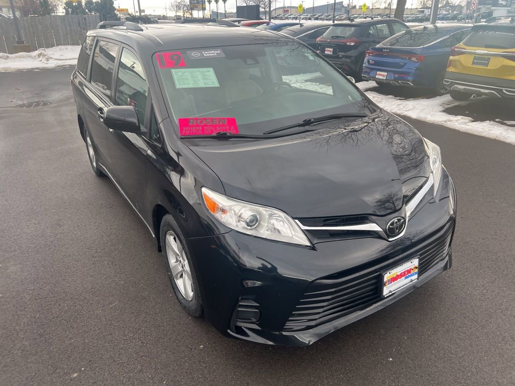 Used 2019 Toyota Sienna LE image 32