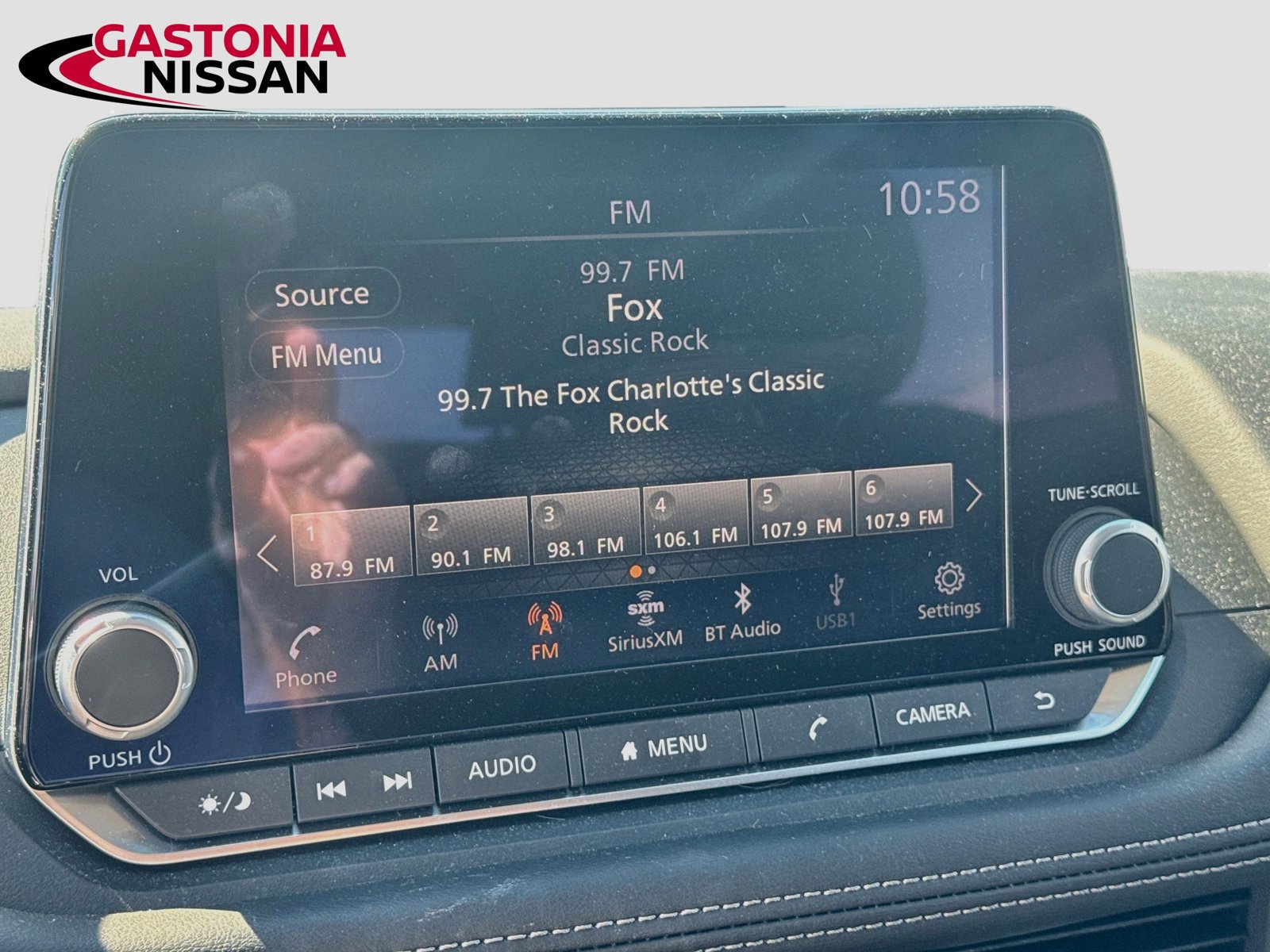 Used 2023 Nissan Rogue S FWD image 19