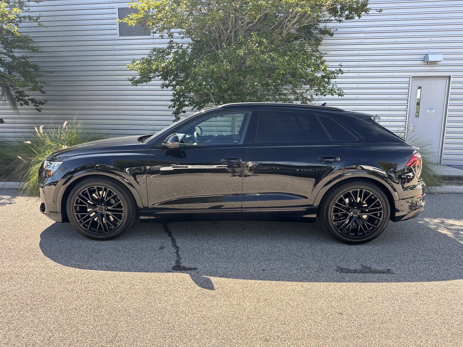 Used 2026 Audi SQ8 Prestige AWD/4WD image 2