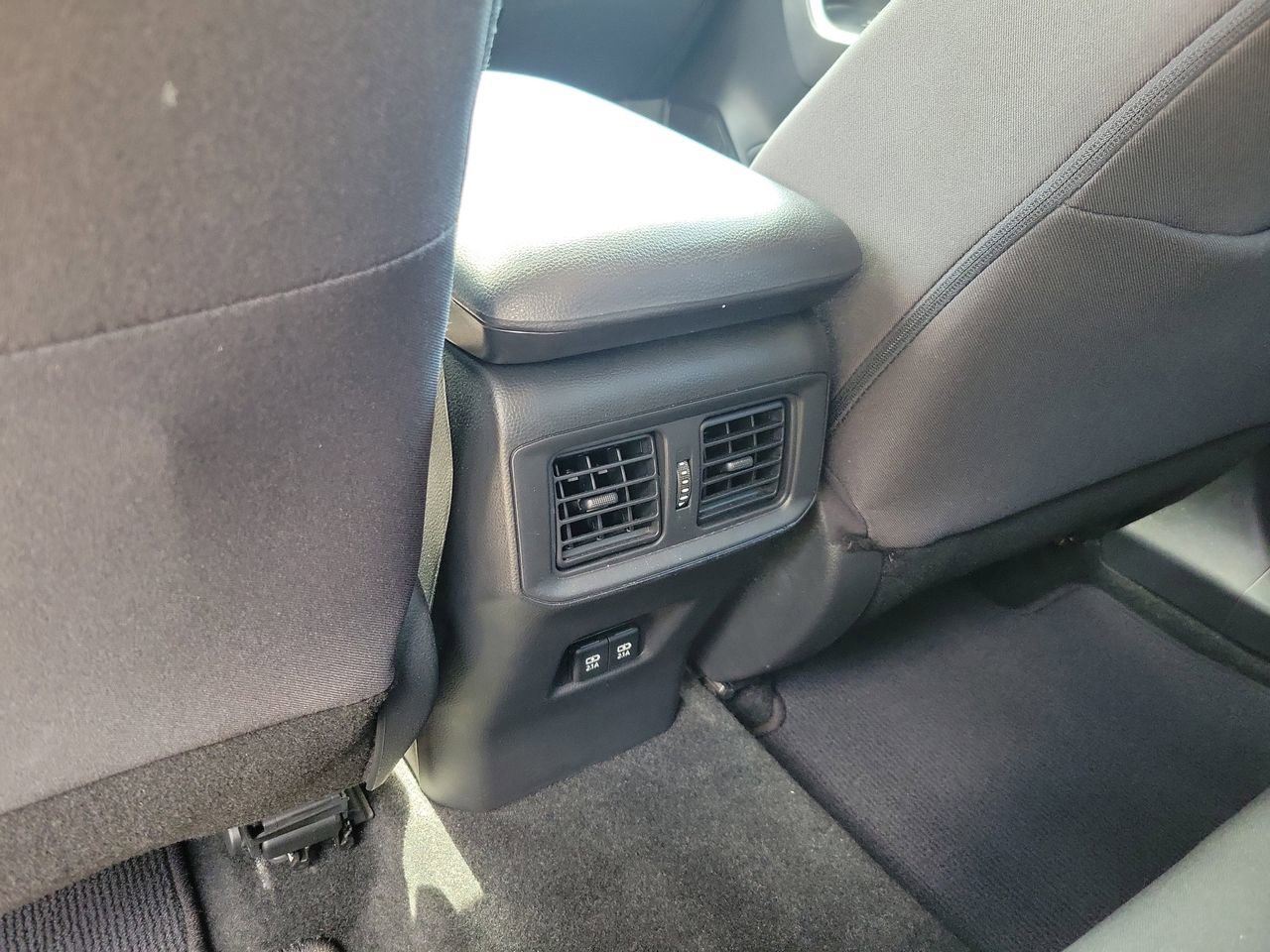Used 2021 Toyota RAV4 XLE w/ Convenience Package FWD image 12