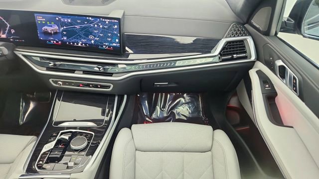 Used 2026 BMW X7 xDrive40i image 43