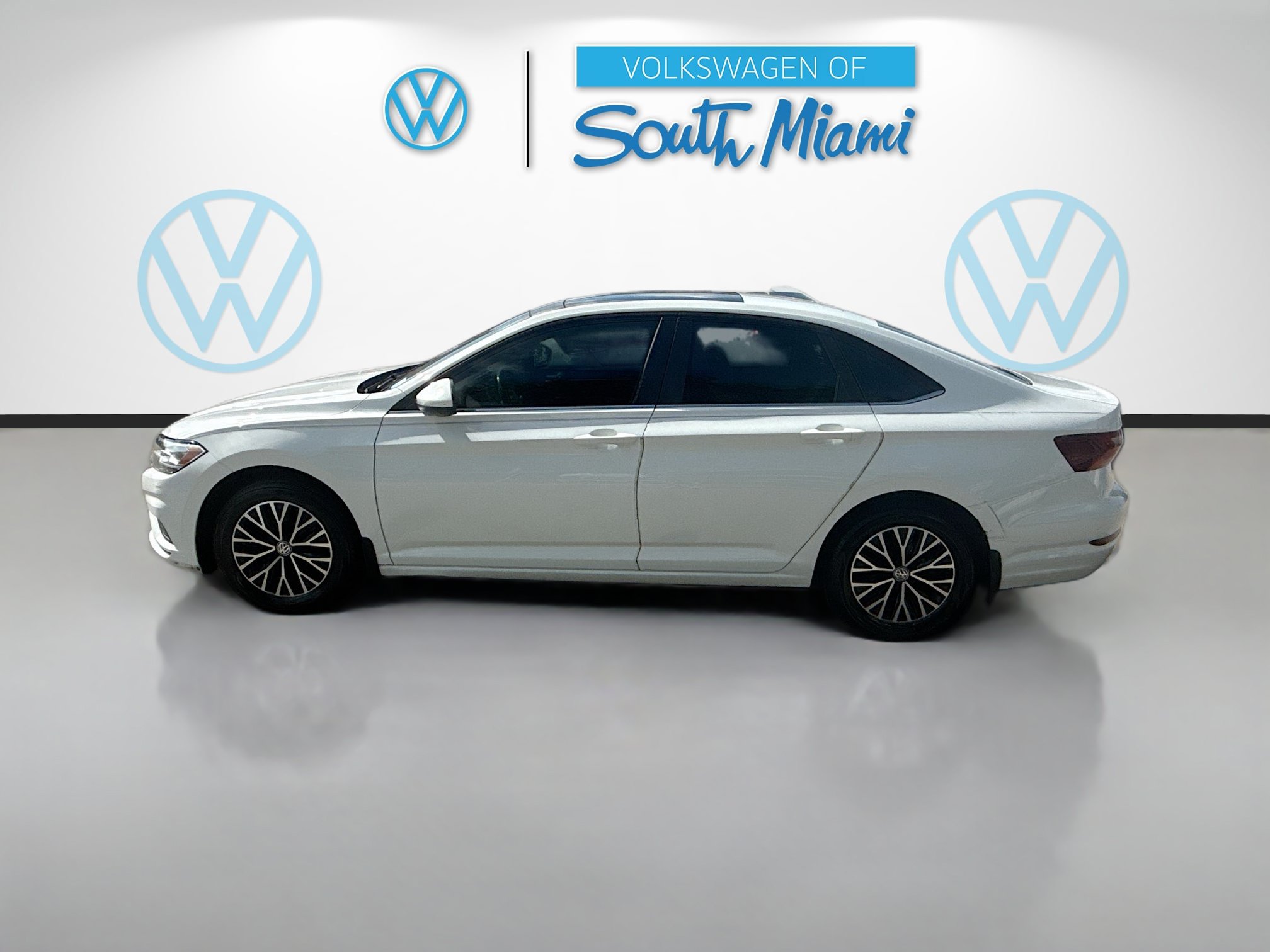 Used 2019 Volkswagen Jetta SE w/ Cold Weather Package FWD image 4