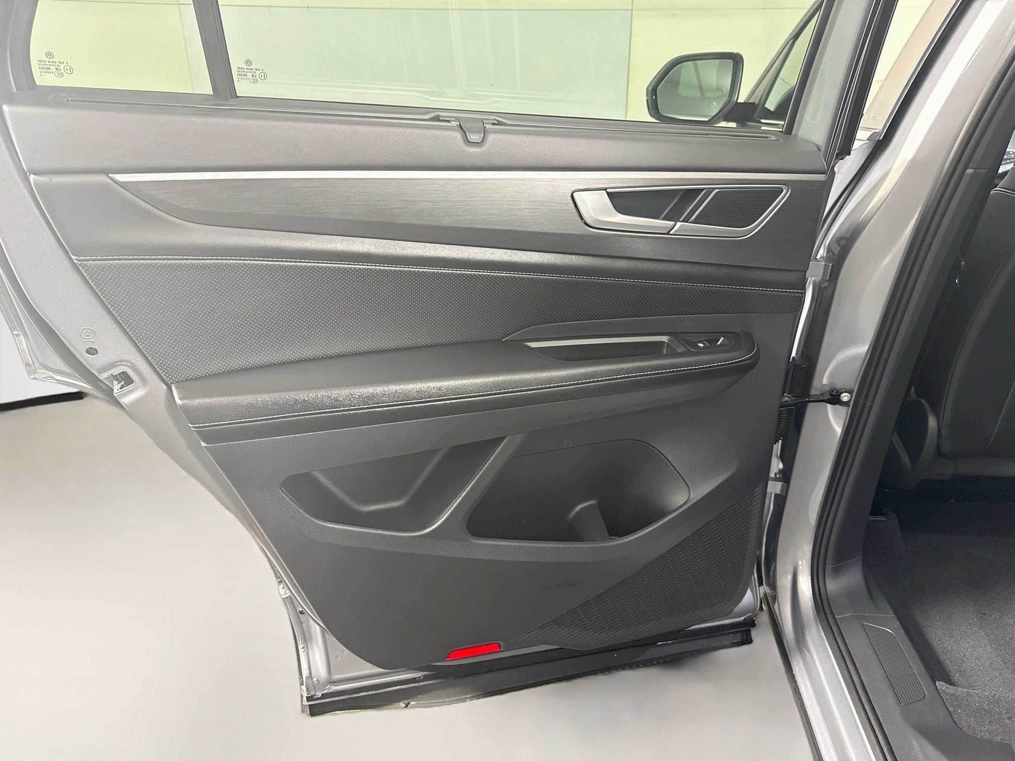 Used 2026 Volkswagen Atlas Cross Sport SE FWD image 26