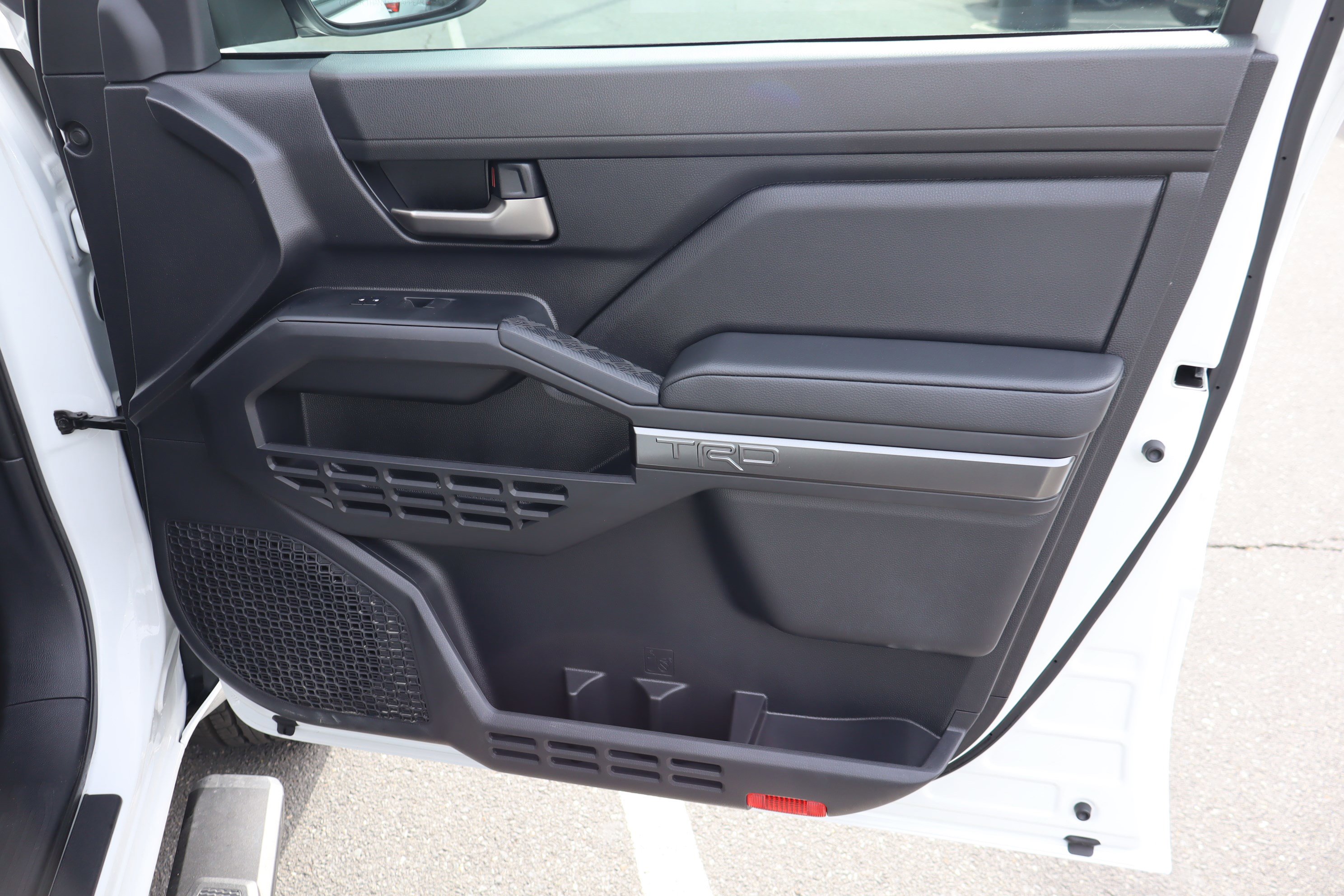 Used 2025 Toyota Tacoma TRD Sport image 38