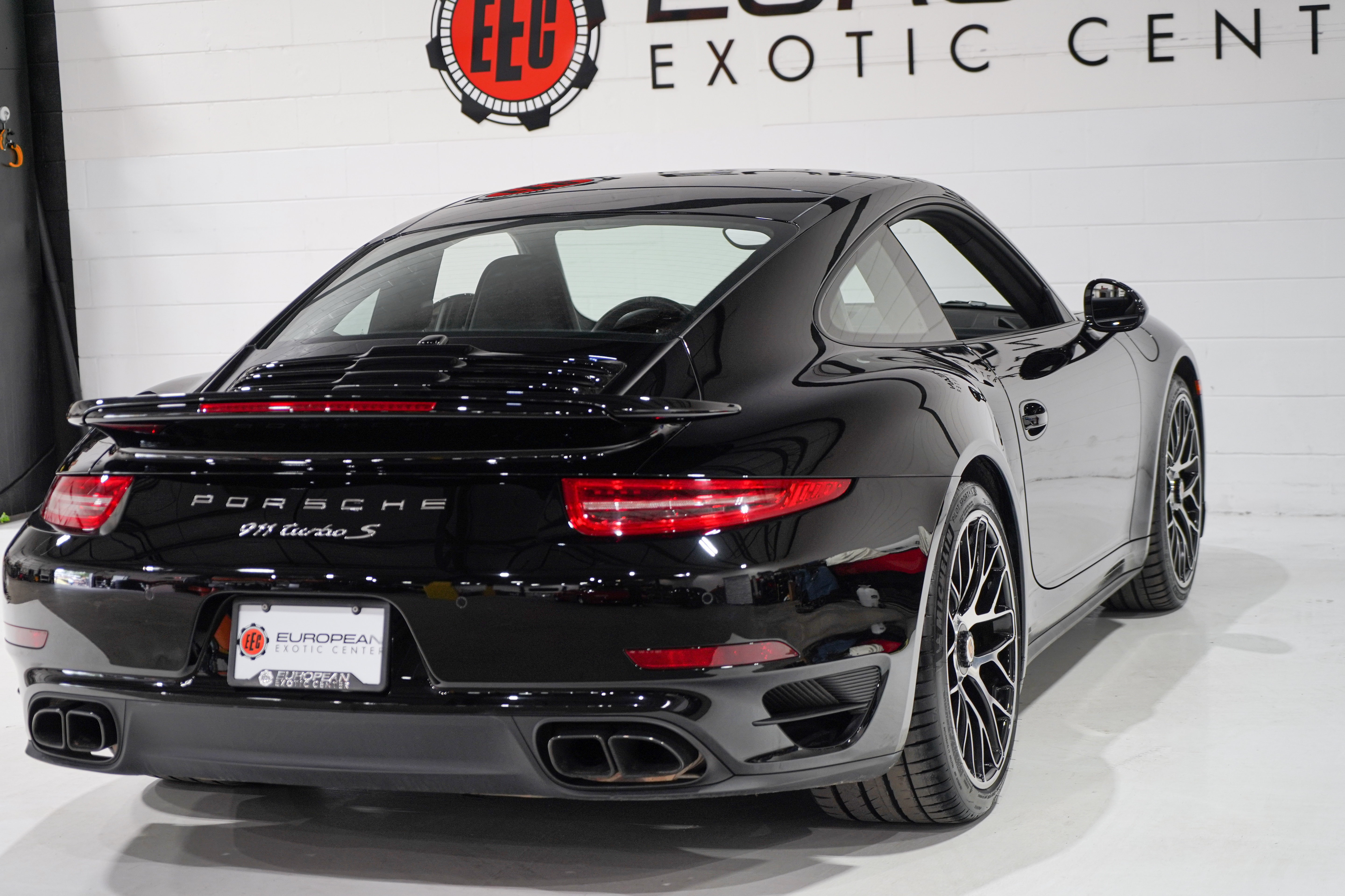 Used 2014 Porsche 911 Turbo S AWD/4WD image 38