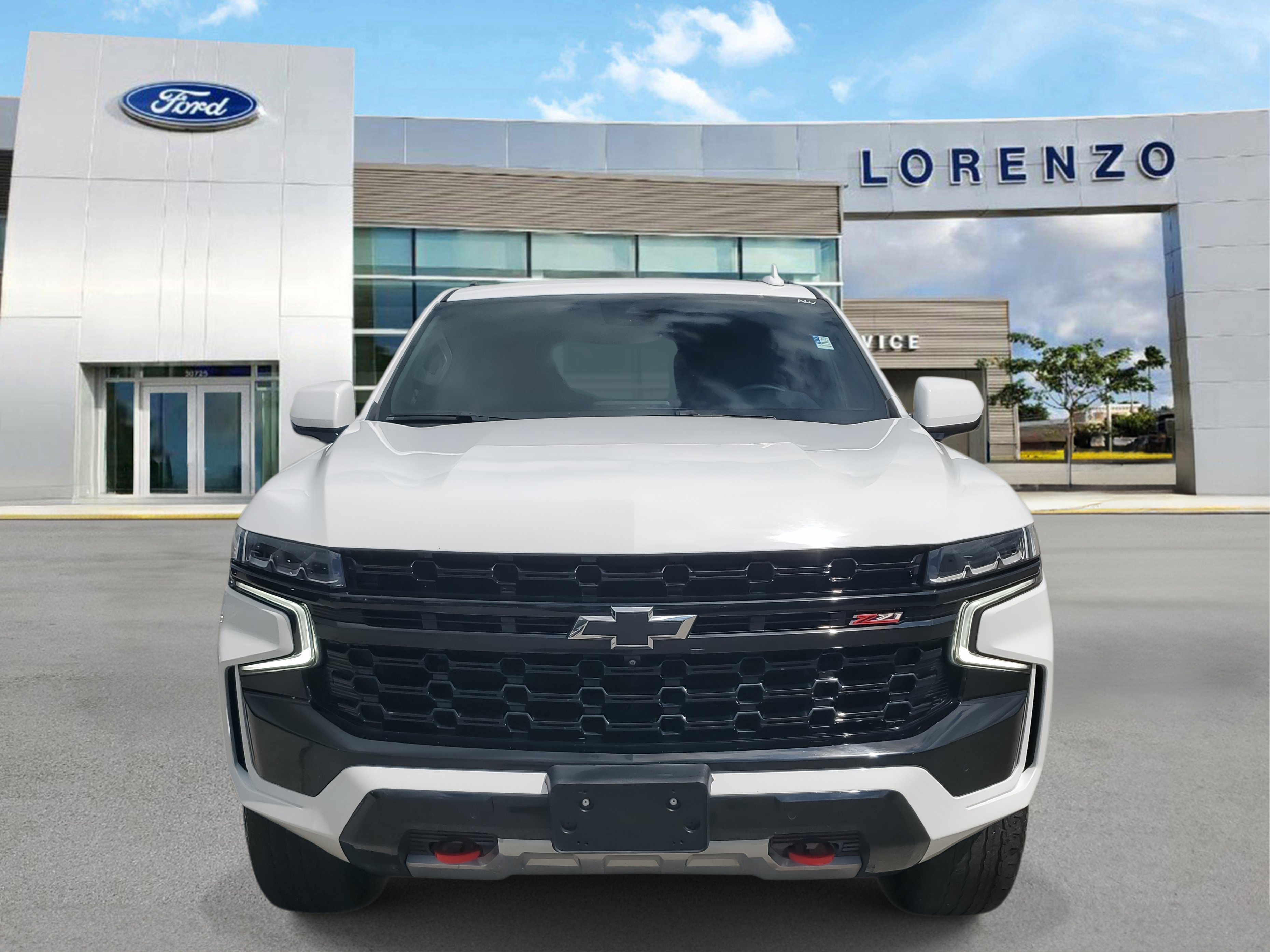 Used 2023 Chevrolet Suburban Z71 w/ Luxury Package AWD/4WD image 2
