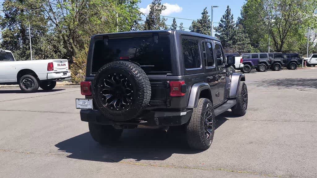 Used 2018 Jeep Wrangler Unlimited Sahara AWD/4WD image 8
