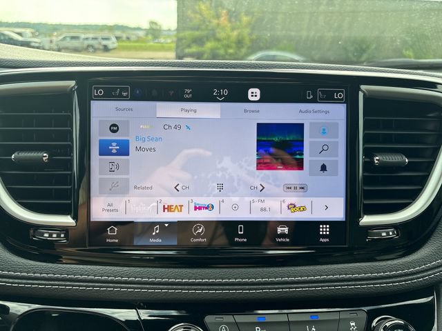 New 2027 Chrysler Pacifica Select AWD/4WD image 15