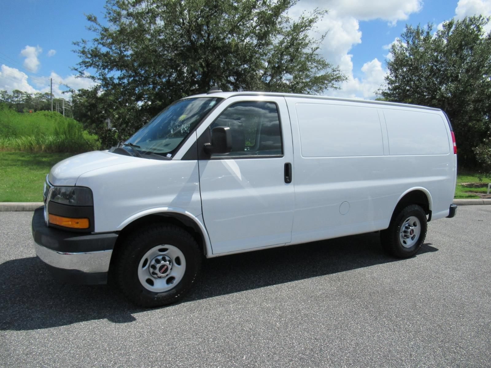 Used 2021 GMC Savana 2500 w/ Driver Convenience Package RWD image 4