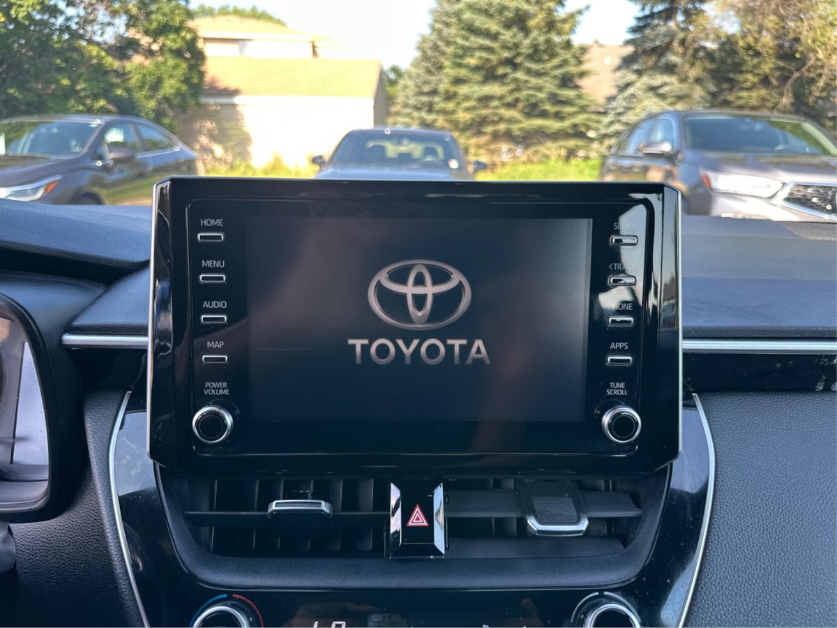Used 2020 Toyota Corolla LE FWD image 15