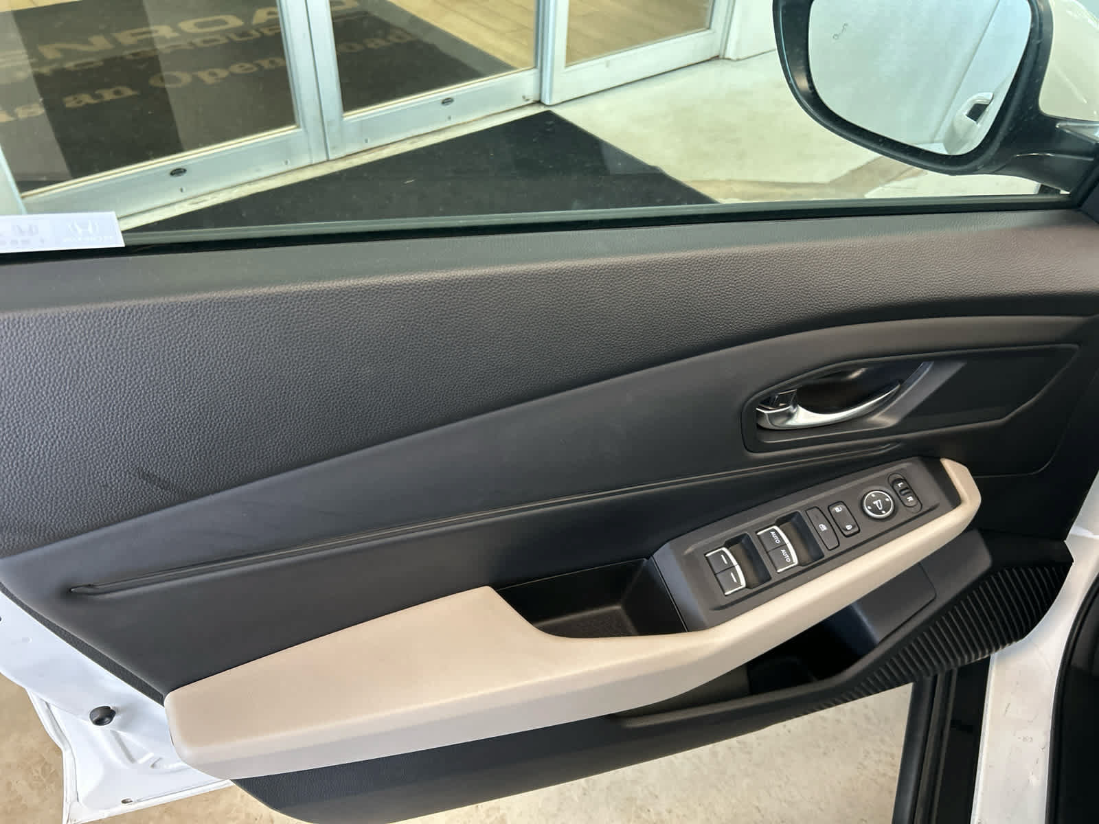 Used 2023 Honda Accord EX image 10